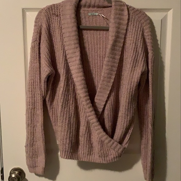 Pink criss cross sweater - Picture 1 of 1